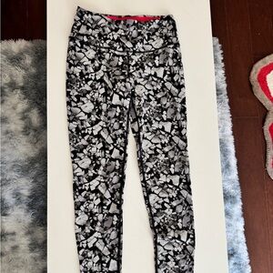 Victoria's reflective Secret Sport Knockout Leggings